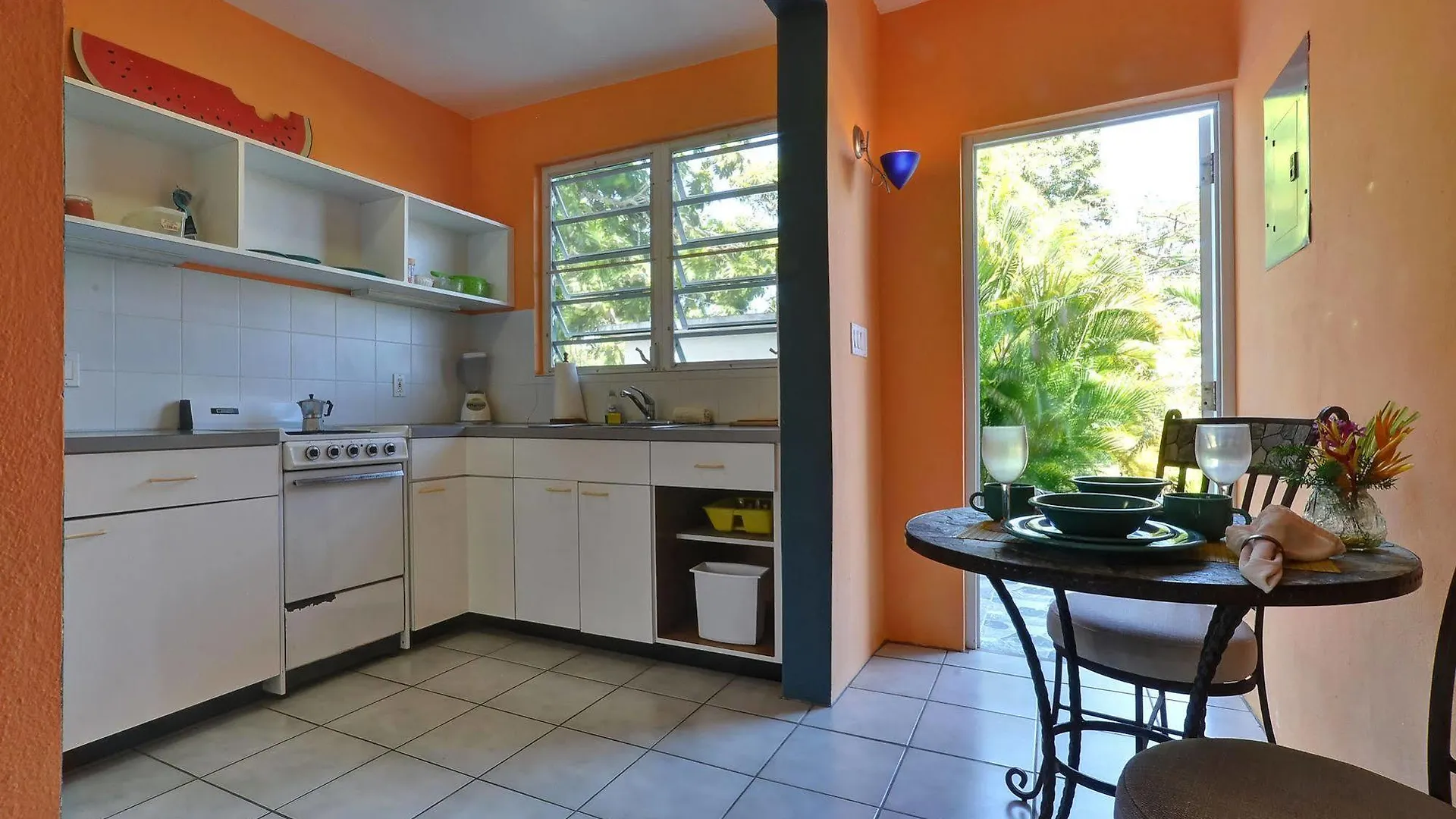 Guest house Acacia Guesthouse Esperanza