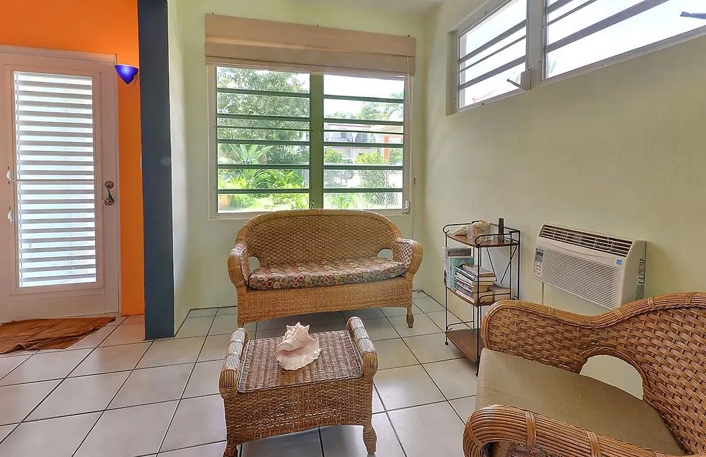 Guest house Acacia Guesthouse Esperanza