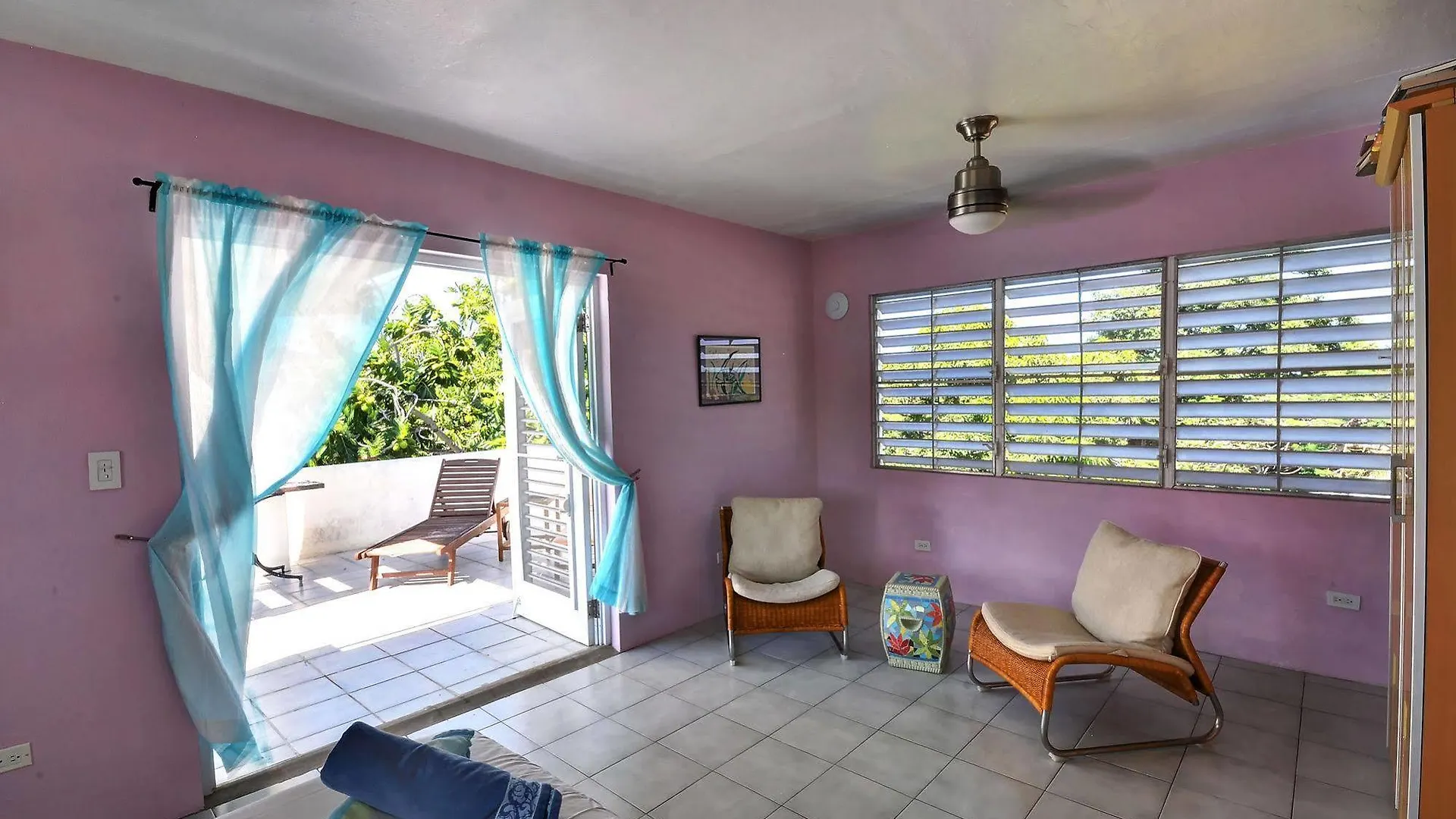 Acacia Guesthouse Esperanza Guest house