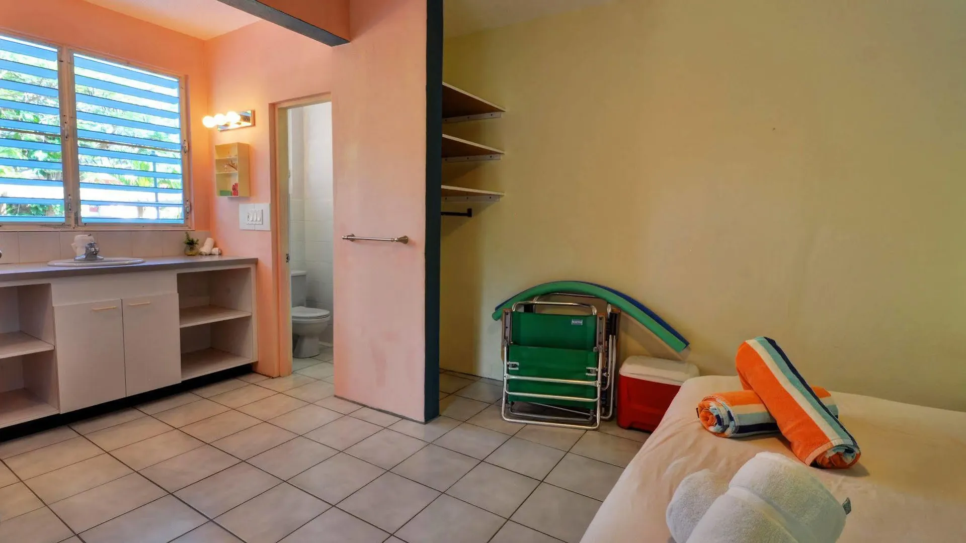 Guest house Acacia Guesthouse Esperanza